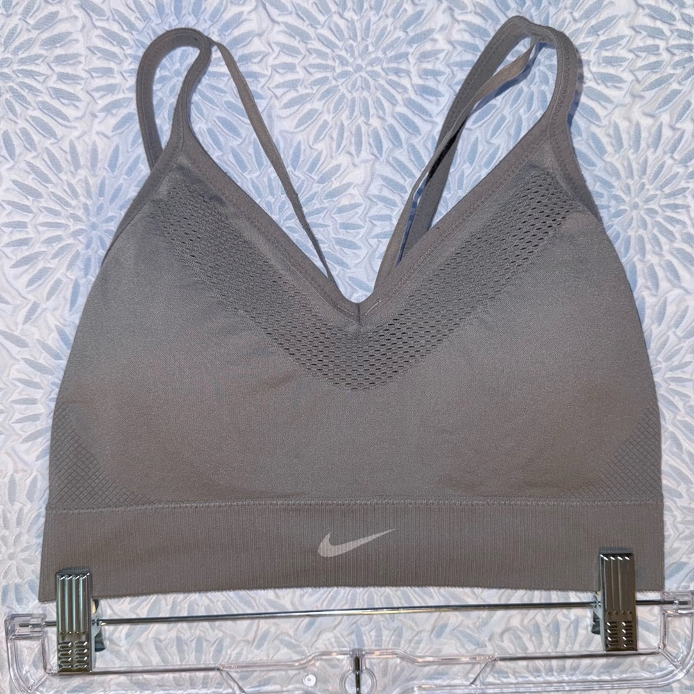 Nike Seamless Sports Bra Light Support Size Light Gray
